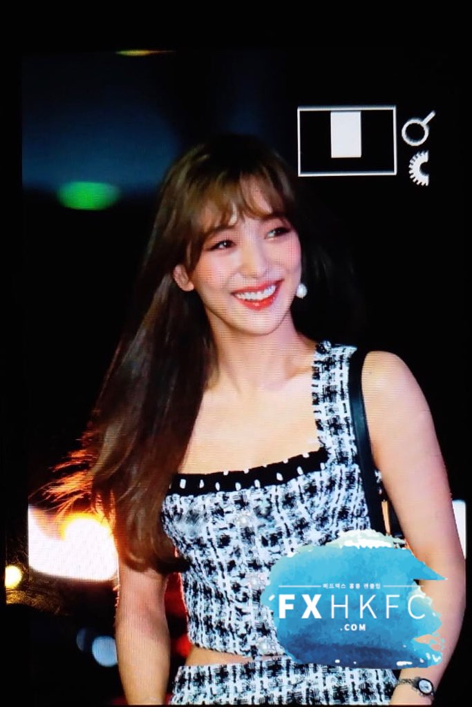 f(x) Hong Kong tweet media