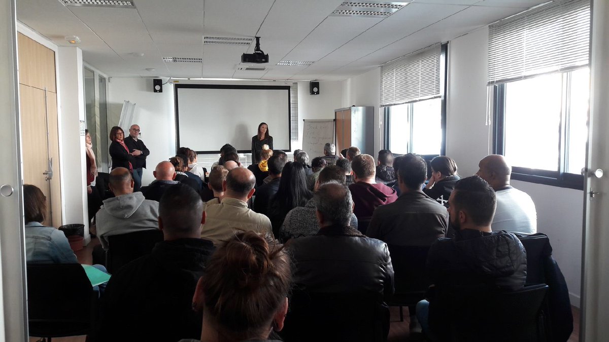 CHRISSAUNIER83's tweet photo. Information collective pour entrée en formation #POEC #transport de #voyageurs 🚌avec #rasinterim et #citypro . Les sites #laseynesurmer et #Hyères @poleemploi_VAR collaborent pour optimiser 👍le retour des #demandeurs d’#emploi #versunmetier. 3️⃣9️⃣candidats présents ✅ https://t.co/cyfD84693O