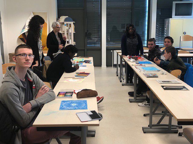 AlbertLondresC's tweet photo. Les élèves de CAP ont travaillé autour du "mandala" et des émotions. Merci aux AESH et Mme SMANIO (référente ULIS) et bravo aux élèves pour ce beau projet!!!👏👏#perseverance #SPME2019 @AlbertLycee @ElodieVandeput1 @DSDEN_03 @acclermont @NadegeVarin https://t.co/q336GVkXsT