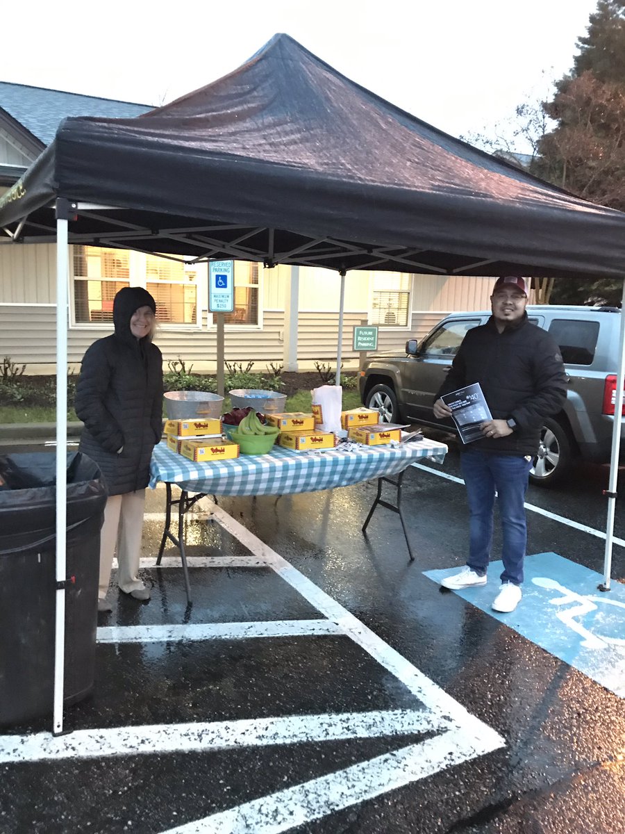 TeamAlamance's tweet photo. @AdamMRagab @404girl @ChrisSerina Handing out breakfast for the local residents and talking about Fiber and DTV NOW.
#rainnoproblem https://t.co/QHIPkv0gVm