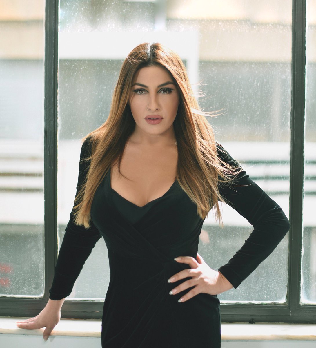 paparizouhelena tweet picture