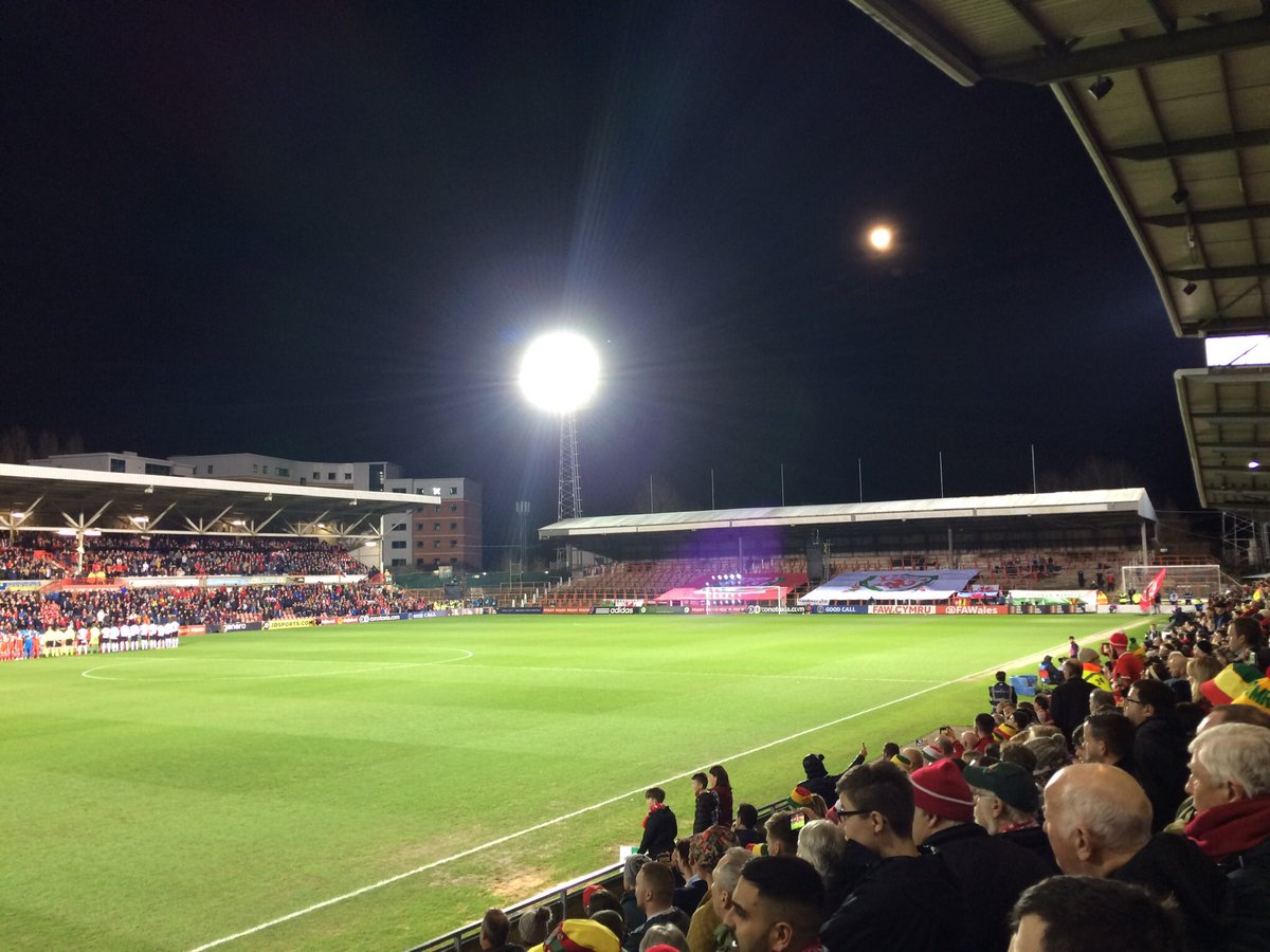bowbrookshrew's tweet photo. Last nights football was the International Friendly at @Wrexham_AFC Racecourse Ground as @Cymru took on and beat @TTFootballAssoc 1-0 @FAWales @socawarriors #WALTTO #Groundhopping https://t.co/us6RFe7fPB