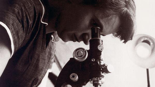 Du charbon, des rayons X, et une injustice qui fait débat : la vie de Rosalind Franklin 
franceinter.fr/emissions/il-e…