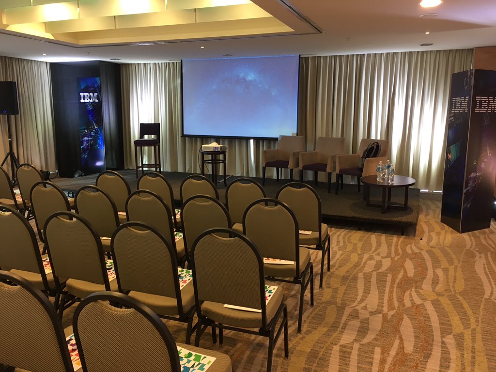 jcossani's tweet photo. Todo pronto para el evento de Cognitive Systems @IBMUruguay #ibmQ #IBMSystemsWeek https://t.co/5XO4EorBMi