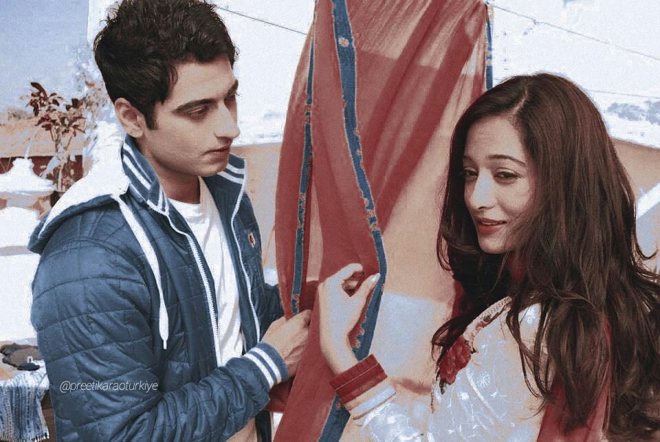 Preetikaraotur1's tweet photo. Tera naam se hi roshan mera hai jahaan☄  #preetikapree #preetikarao #prian #malikaefans #beintehaa #benimsin #lovekahaiintezaar #laalishq #tellywood #bollywood #harshika #harshadarora #zaaya #zaya #aaliyazainabdullah #zainabdullah https://t.co/9wzSzl7QKn