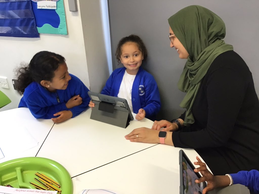 RachelOnyeanusi's tweet photo. A big thank you to all the parents who came in to 2B to learn with their children today. It was wonderful to have you all and I hope you enjoyed seeing how technology can be a powerful tool when reading.#comelearnwithme #NWFed https://t.co/bC8l9WZ0Iz