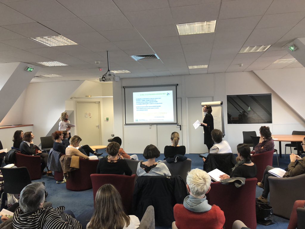 FourcadeAgathe's tweet photo. Matinée de partage et d’échanges riches avec des femmes futures créatrices d’entreprise aux côtés de @FemmesBretagne Dans notre agence 18 quai de Rennes https://t.co/M527TZoSLD