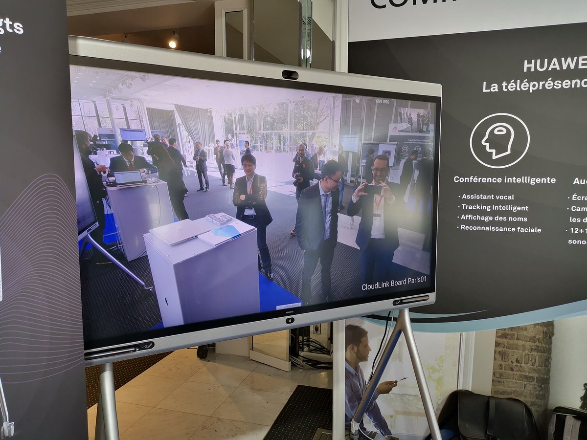 Jiwei Ma, ingénieur UC&amp;C, présente le CloudLink Board, la nouvelle solution tout-en-un et design pour la visioconférence en entreprise. Vidéo 5K, reconnaissance faciale, partage d'écran, encodage H.265, il concentre toutes  les dernières innovations.