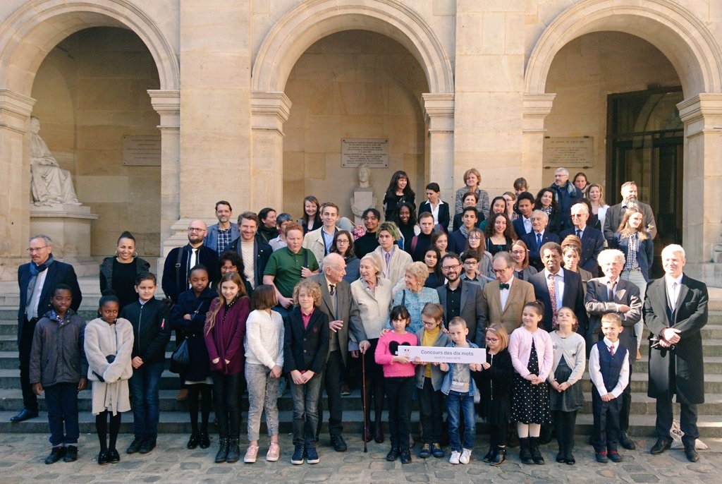 languesFR's tweet photo. #SLFF19 Un grand bravo à tous les lauréats du #Concours10mots 2019, qui ont travaillé sur les métamorphoses de l’écriture et les mots sous toutes leurs formes de #DisMoiDixMots ! https://t.co/5yhg2ltGOD