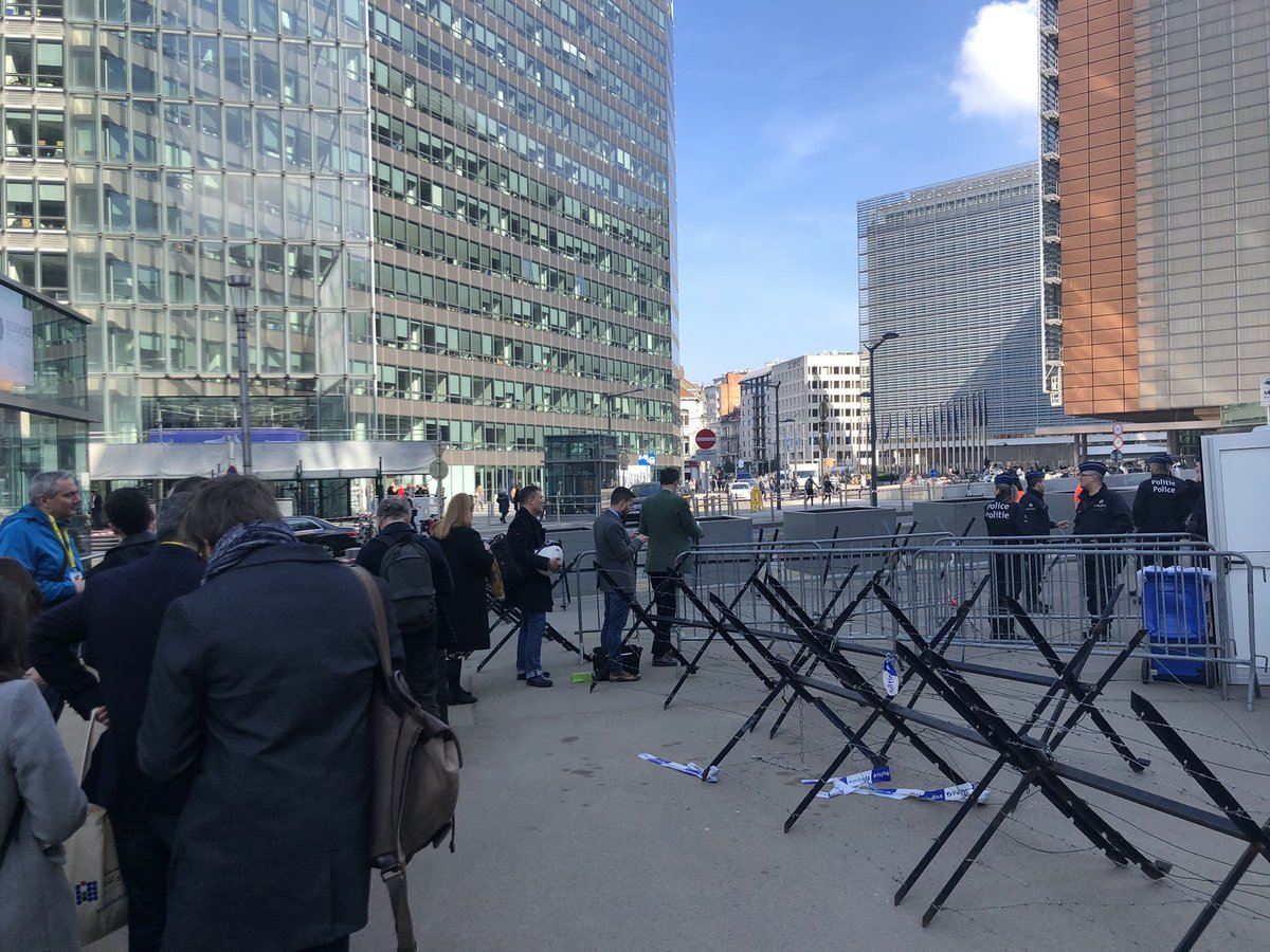 AntoinetteNikol's tweet photo. Looong waiting to get in at #EUCO https://t.co/CSfTAET0on