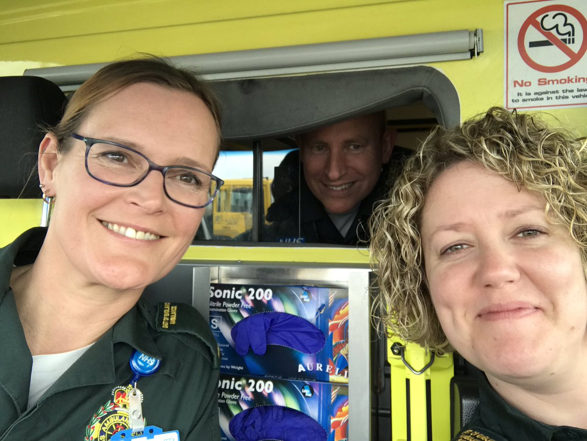 Hibbitt15's tweet photo. Out on an ambo today at Huntingdon and being looked after well by these two @maninorange @EEAST_Safety @EEAST_DLONC https://t.co/BgKKUG1wMB
