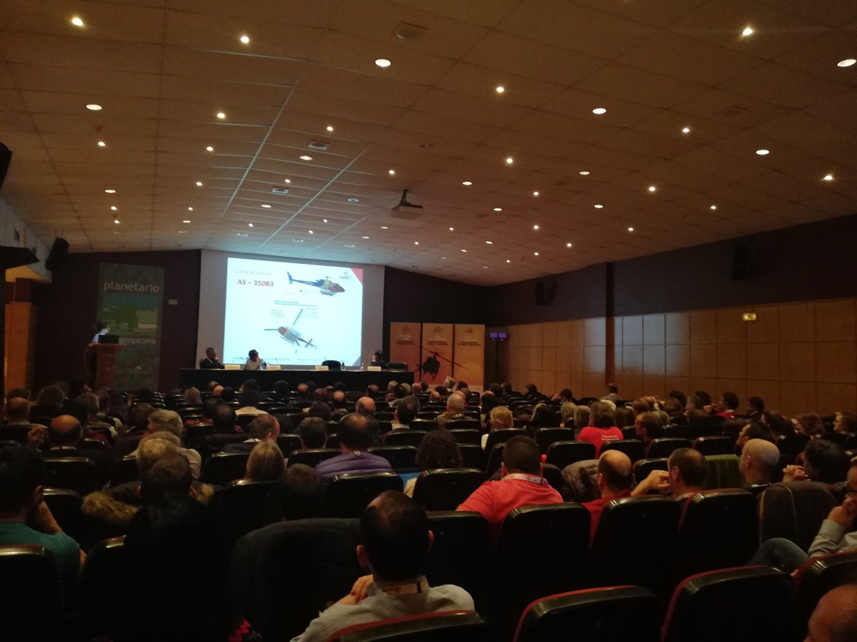 montseoyague's tweet photo. Hoy día intenso de trabajo en @pamplonetario #congresohelicopterosemergencia. @bomberos_na @TransferINN_ @eventos_navarra #eventosprof @gob_na https://t.co/3pXasWwIM4
