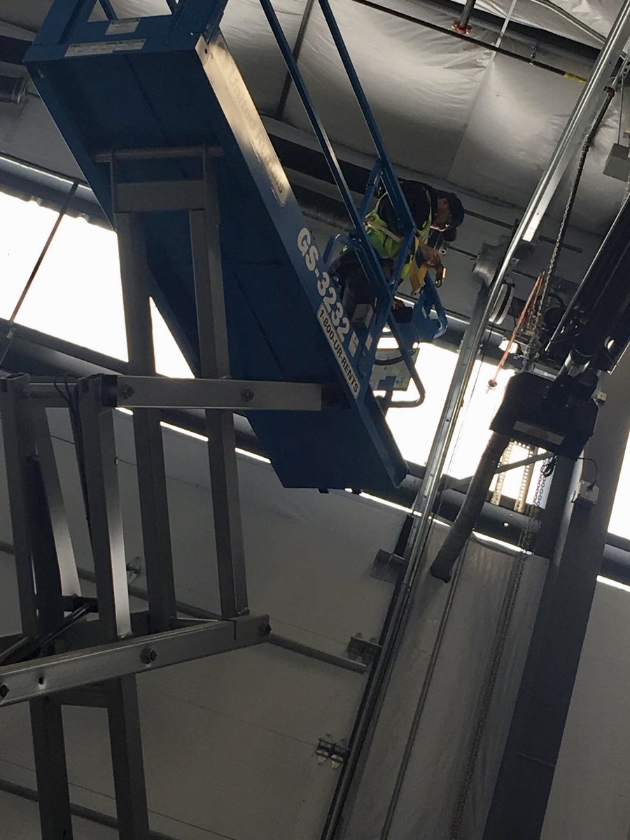 MikesOverheadD3's tweet photo. We finally got Mike out of the office for a day. Here his is taking care of a issue in #lewisville, Texas than needed his expertise. #commercial #Warehouse https://t.co/R6vwcfjrMt