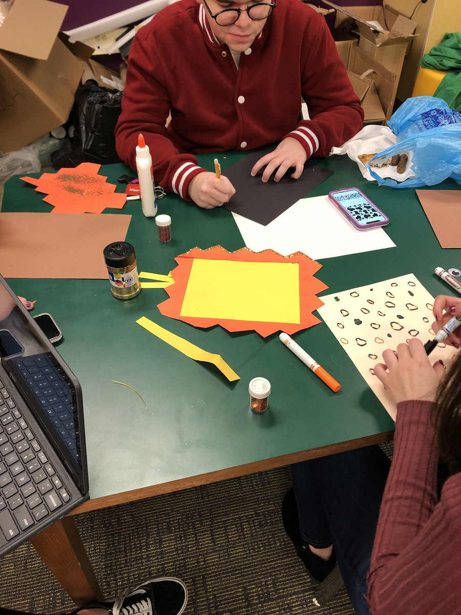 nichole_gutt's tweet photo. Creative Writing in the Createbrary! @Mrs_Kashmer look what you’ve done! Thanks for having us @DiIanniPam! Can’t wait for the final products. Pics of those to come #humorinpoetry #animalpoems #MontourProud https://t.co/rwAmaQlKsZ