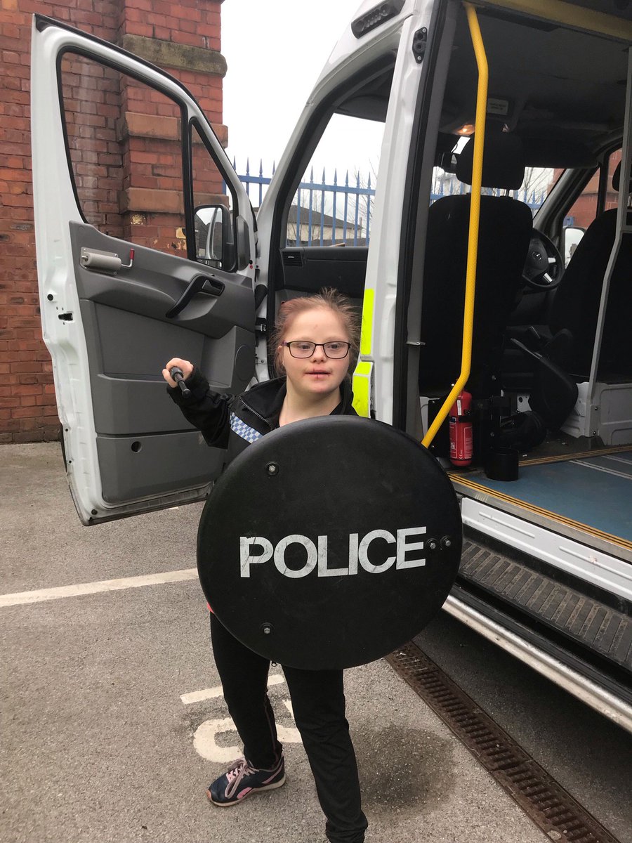 PoliceWarr's tweet photo. We had a very special visitor today Francesca and her family #PDPippa loved playing ball with Fran @cdssgroup Francesca met lots of officers ๐ฎ๐ปโโ๏ธ https://t.co/HmptguGq4P