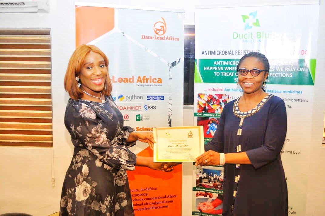 Ducit_Blue's tweet photo. Amazing "One Health" MasterClass with human & veterinary health professionals. Facilitators & participants cut across healthcare organizations @biomerieux @USPharmacopeia @NatHospital_ABJ @PoliceNG @CustomsNG @theCedarcrest @NafdacAgency
#DataForAMR
#TeamWorkMakesTheDreamWork https://t.co/4R94509Urt