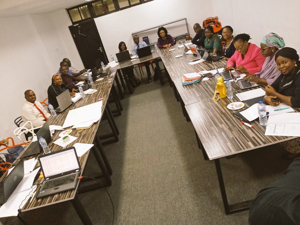 Ducit_Blue's tweet photo. Amazing "One Health" MasterClass with human & veterinary health professionals. Facilitators & participants cut across healthcare organizations @biomerieux @USPharmacopeia @NatHospital_ABJ @PoliceNG @CustomsNG @theCedarcrest @NafdacAgency
#DataForAMR
#TeamWorkMakesTheDreamWork https://t.co/4R94509Urt
