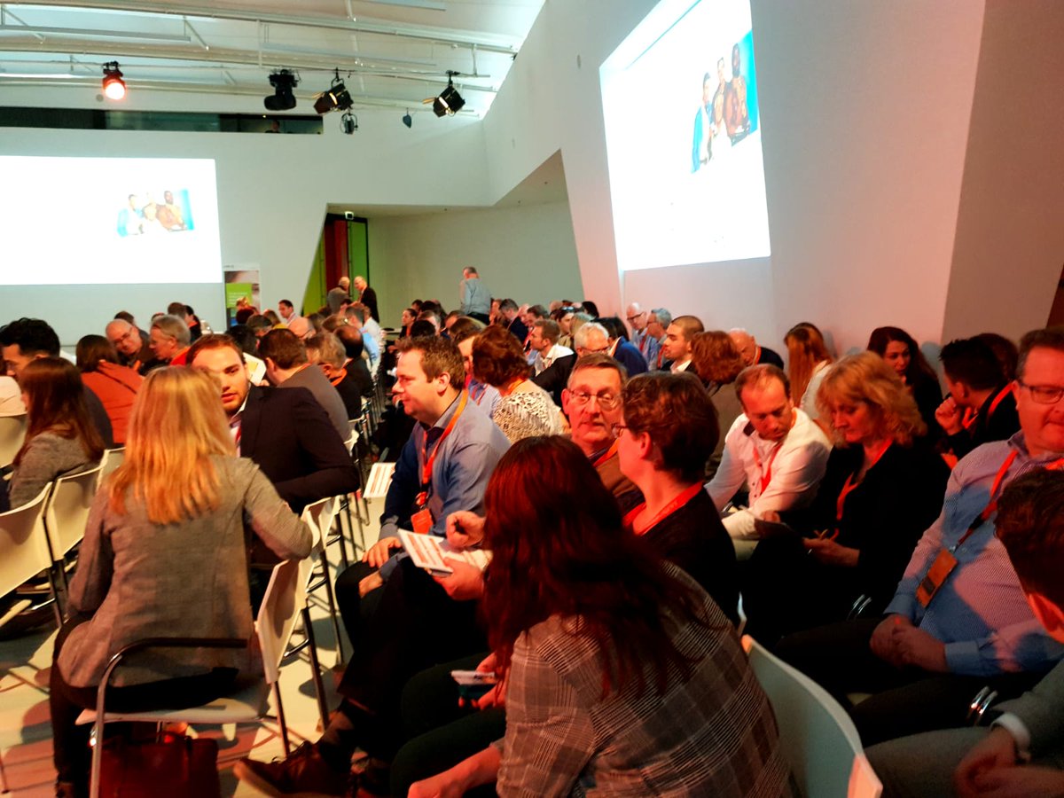 domahr's tweet photo. #designthinking voor contractmanagement. Fantastisch een #hackathon proefje door te voeren @NEVI_NL #cmdag19 innoveren samen met 100+ teams van contractmanagers #digitalinnovation @servicesfactory @umsbe @UMIOMaastricht https://t.co/w5WqNVeuG3