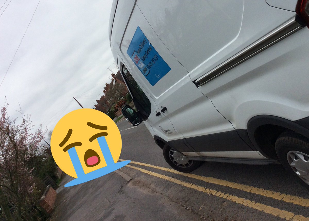 warkslibraries's tweet image. Our little new van is defective,
Waiting for recovery, I&apos;m getting quite restive,
There&apos;s nothing to munch,
Cause I&apos;ve eaten my lunch,
Someone please bring me a digestive...

#NationalPoetryDay #homelibraryservice #warwickshire #brokendown