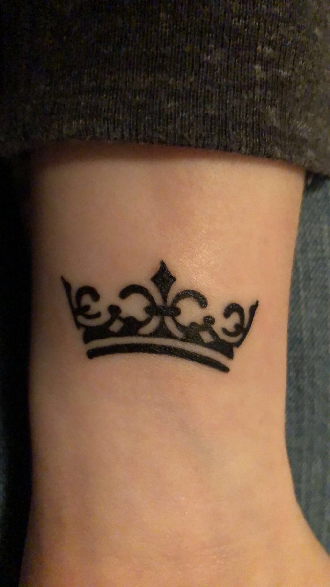 Kaitlinlalk's tweet photo. First tat✔️ https://t.co/eYOFTmLPXZ