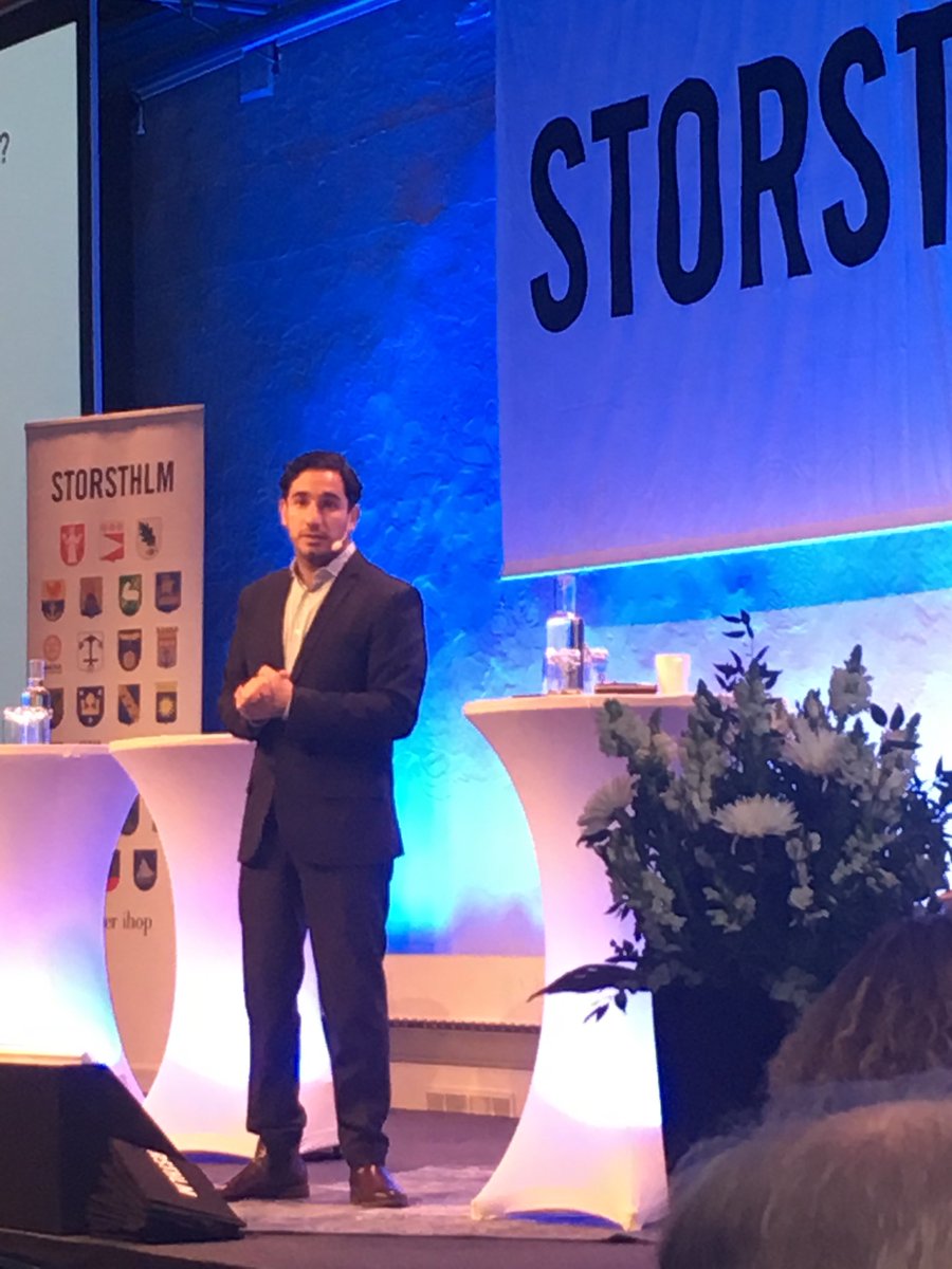 KSoffiantini's tweet photo. ”Hur mår det kommunala självstyret?” Nu ⁦@shekarabi⁩ på Mötesplats 2019 #storsthlm https://t.co/00IxSFoRez