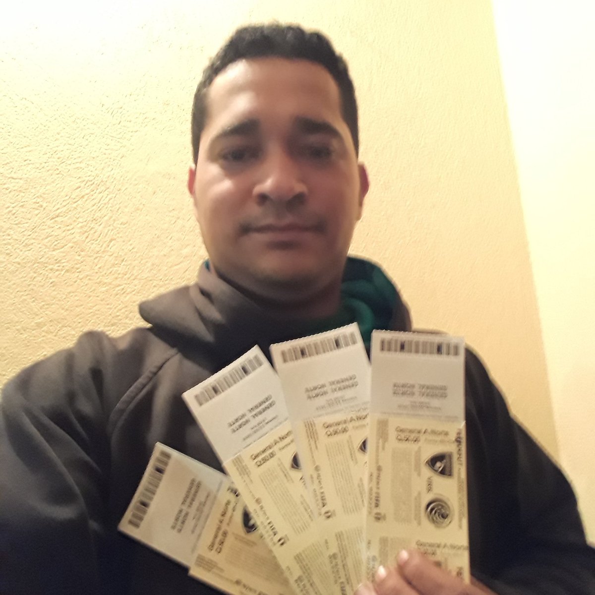 colocho_86's tweet photo. @fedefut_oficial Con mi familia apoyo a la selección #VamosConFEGuate https://t.co/FrQotQ8KQr