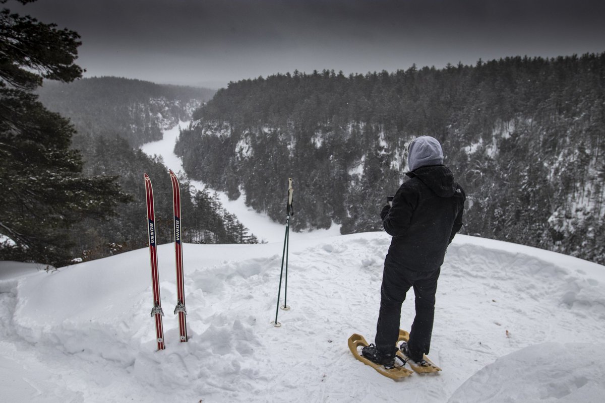 Eric enjoying one last cup of coffee while overlooking the canyon. We both felt very distracted by this view for most of the trip
.
#FindYourNorth #NorthernScavenger #AlgonquinPark #BarronCanyon #WinterCamping