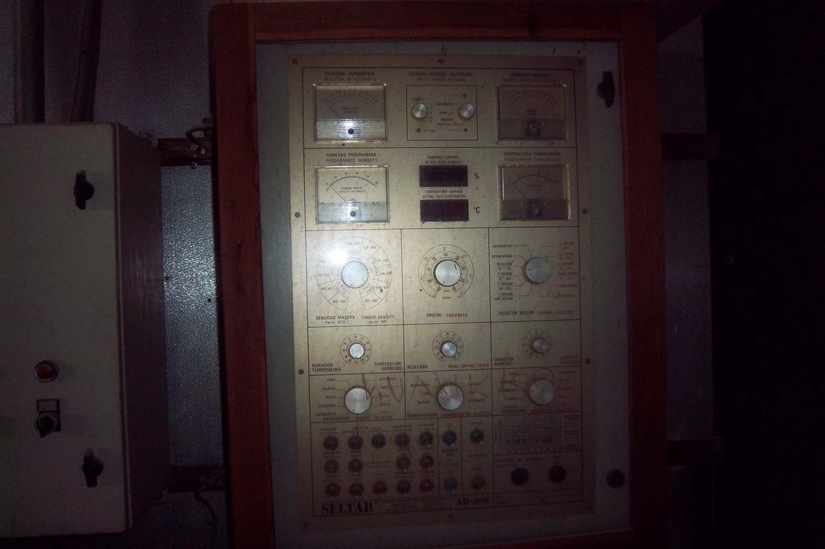 Secadero de tablón FEGOMO. Volumen: 55-60 m^3. Desmontado en nuestras instalaciones y listo para traslado y/o montaje por nuestro equipo técnico.
No dudes en visitarnos si estás interesad@!! #Maquinaria #Madera #Secadero #Calmoterma