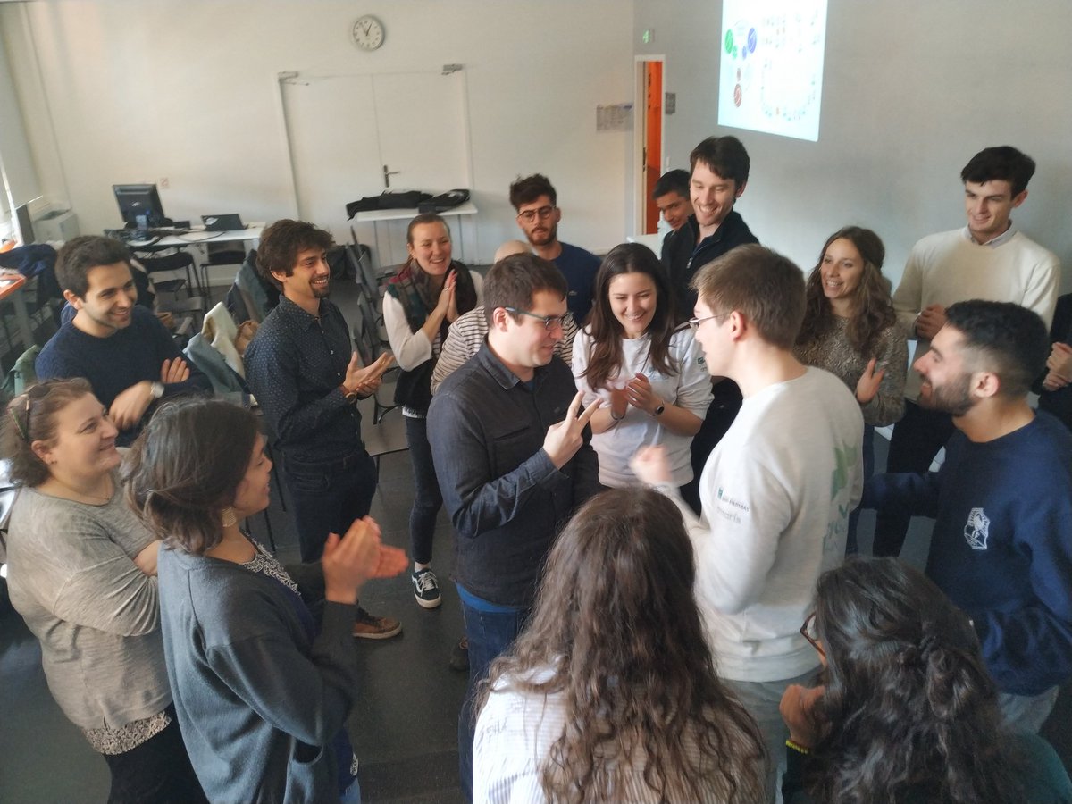 #FestivalEntrepreneurs Table ronde : quelle est la place de l'autorité dans l'entreprise ?
On commence par un Icebreaker chifoumi ✊✂️🍃

Damien Leprêtre <a href="/Job_Flex/">FlexJob</a> <a href="/etic_insa/">ETIC INSA Tech.</a> <a href="/BNPParibas/">BNP Paribas Group</a> FEE Lyon Tech, les clefs pour entreprendre <a href="/insadelyon/">INSA Lyon</a>