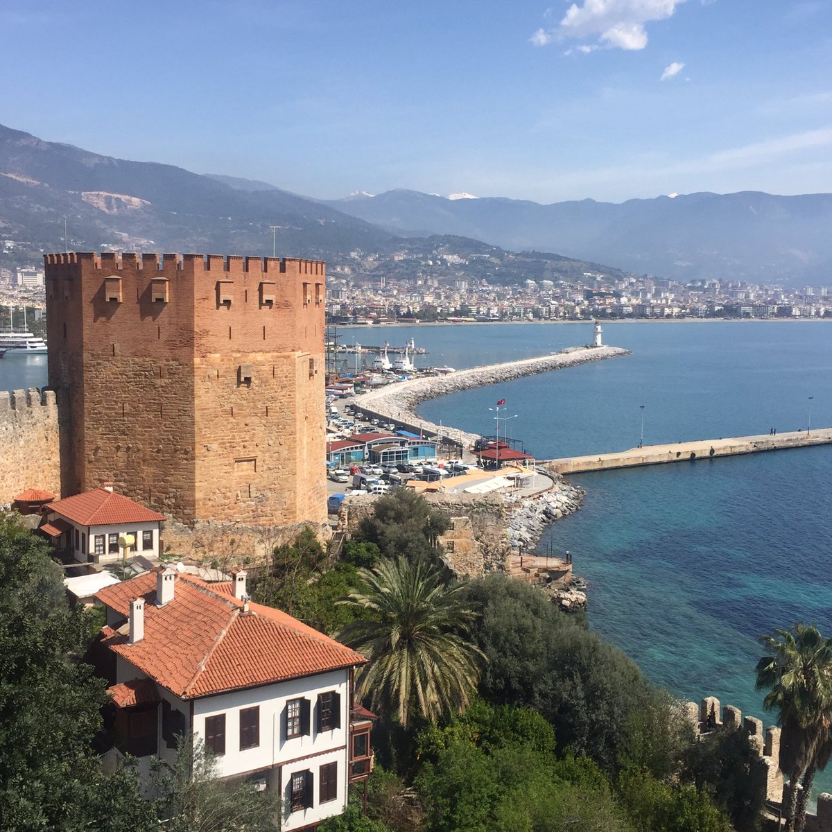 alanyaultra's tweet photo. Alanya Ultra Trail yarış kiti dağıtımı, şehrin semboli tarihi Kızılkule’de yarın 10:00 ile 23:59 arasında gerçekleşecek. 
Alanya Ultra Trail race kit distribution will be at the symbol of Alanya city, Historical Red Tower between 10:00 till 23:59 hours. https://t.co/7lP63DDcbM
