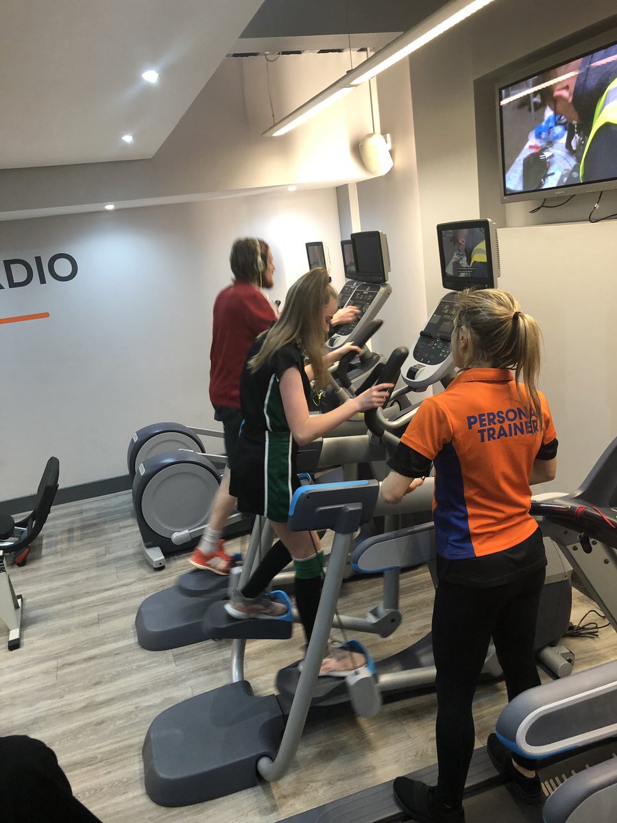 OngarPe's tweet photo. Our year 10 students enjoyed their induction @PlacesLeisure today. They can’t wait to begin training 💪🏼 #ASchoolForTheCommunity #healthandfitness https://t.co/2CnXlH8LOU