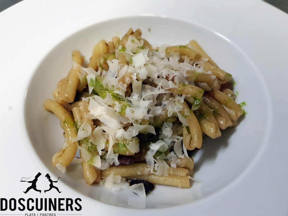 DosCuiners's tweet photo. 🇮🇹Buon Profitto☺️🍴
PASTA CASSARECCE SALTEJADA AMB GAMBETES,OLIVES DE CALAMATA,TOMÀQUET,ALFÀBREGA I PARMESÀ🦐🍅
📌https://t.co/wxFGWMGosH
☎️930029093
#DosCuiners #Maresme #foods #italianfood #gambas #tomates #albaca #parmesano #italia #pasta #italianfoodporn #italian_food https://t.co/3eYb25NM0w