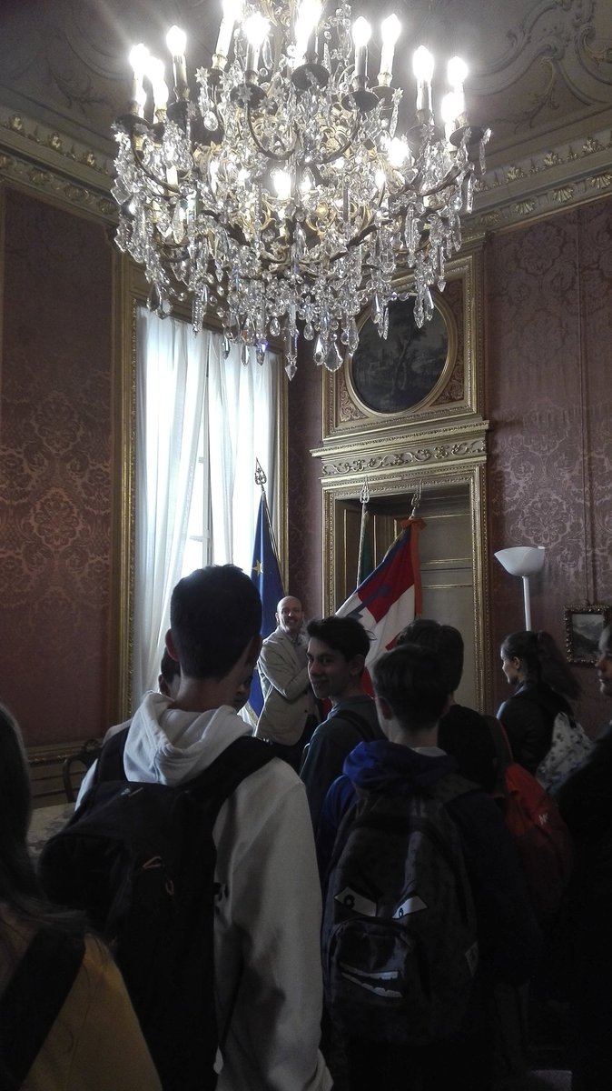 Denise_gioco's tweet photo. @Ic_Viguzzolo I ragazzi delle terze dell' @Ic_Viguzzolo in visita a Palazzo Lascaris per conoscere la sede del @crpiemonte https://t.co/ByqrRNbfzU