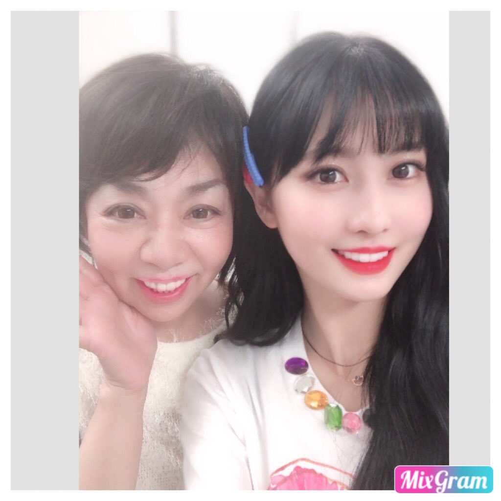 stepout_dance's tweet photo. TWICE DOME TOUR 2019 “#Dreamday
5階？まで埋め尽くされた会場
ドームの広いステージを twiceのメンバーが走り周り、力いっぱいのパフォーマンスを繰り広げ楽しませてくれました❤️
感動をありがとう！
MOMOお疲れ様😊
#TWICEDOMETOUR2019 
#平井姉妹 https://t.co/CGpN17Lz2j