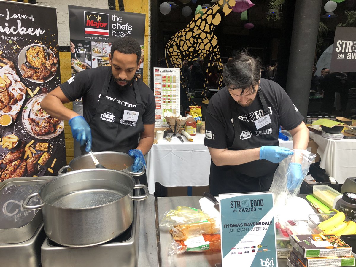 Here’s come our next set of competitors <a href="/cateringbm/">BM caterers</a> &amp; @ArtizianCaters, ready to cook up a #streetfood storm 🔥 #StrEATFoodAwards