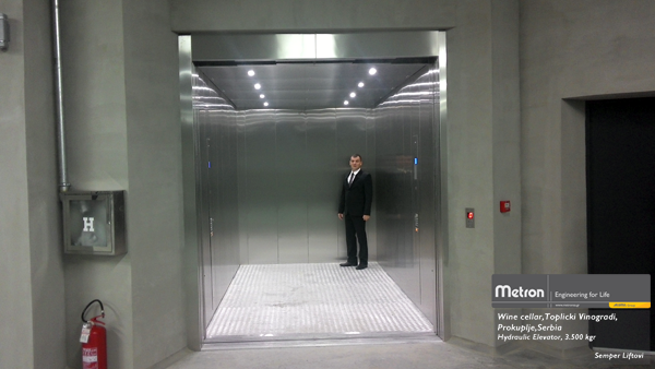 metron_latin's tweet photo. viajemos a Serbia a las afueras de la localidad vinícola de Gojinovac en el valle de Toplica, a visitar un impresionante
Ascensor hidráulico de 5 PARADAS y capacidad 3.500 kg construido por @metronsa
#Metron_projects_around_the_world #elevation #sm2b #ingenieria #metron #lift https://t.co/9k8pkG0V2g