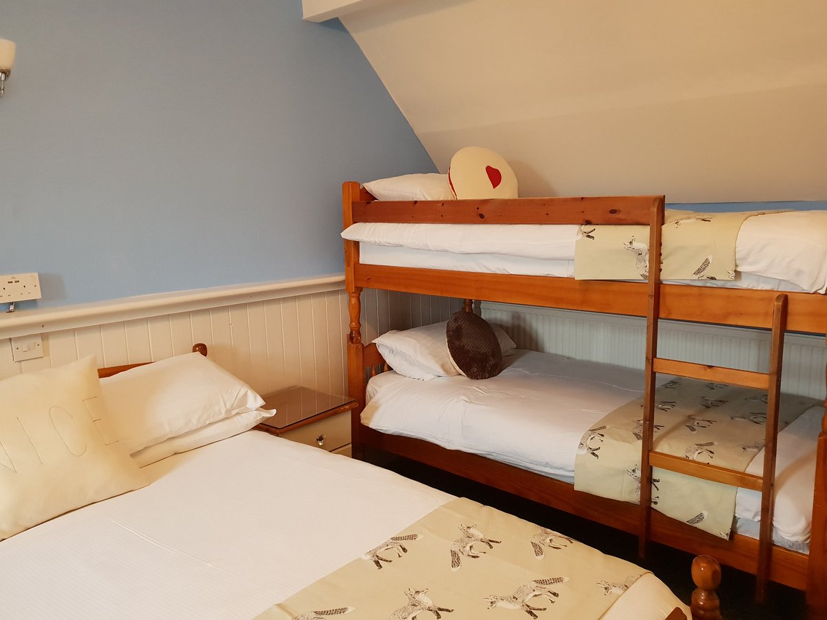 Meadows_Way's tweet photo. Our family room is now finished and ready to book. The theme is Fox's biscuits. We are very pleased with the result. To book call 01889 562763 or visit our website https://t.co/eahQD3p4kj #familybusiness #uttoxeteraccomodation https://t.co/SgU7qEUh0e
