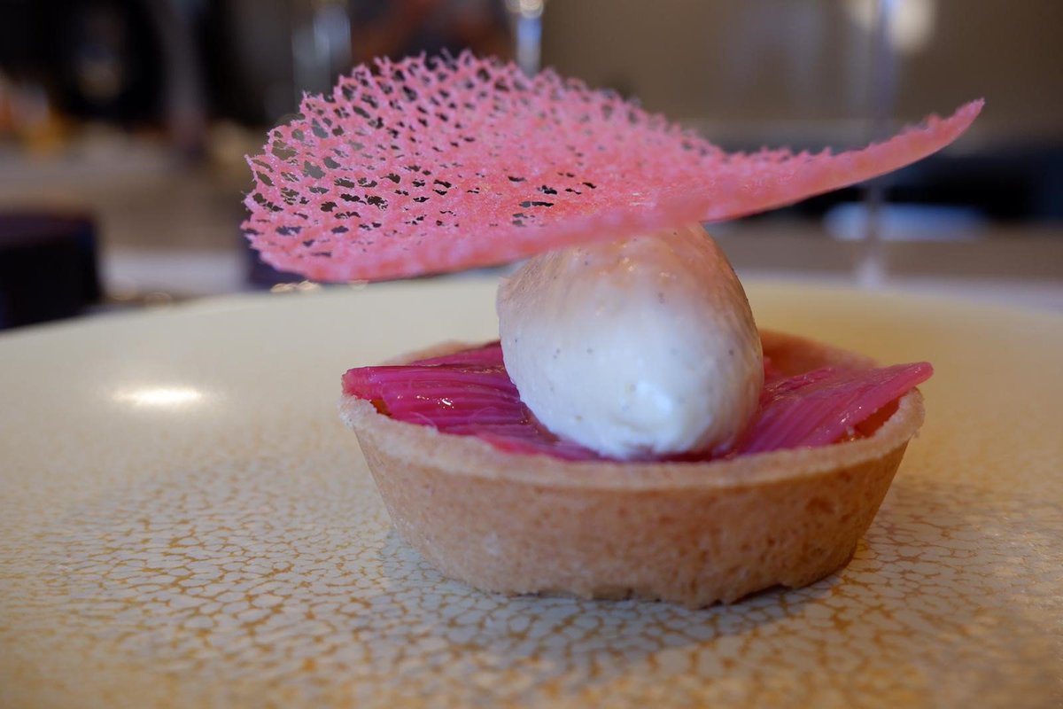 Yorkshire rhubarb tart... need we say more?! 😍