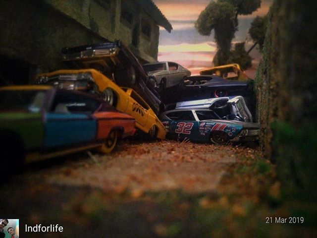 AToyZ_'s tweet image. Reposted from @lndforlife -  Yang terang biarlah milik pilip seorang  #diorama#dioramaset #dioramaphotography #dioramaindonesia #dioramaclub #dioramamurah #dioramaamatir #dioramamodel #dioramadiecast #dioramaart #dioramadiecastindonesia #dioramahotwheels… bit.ly/2WbxlJL
