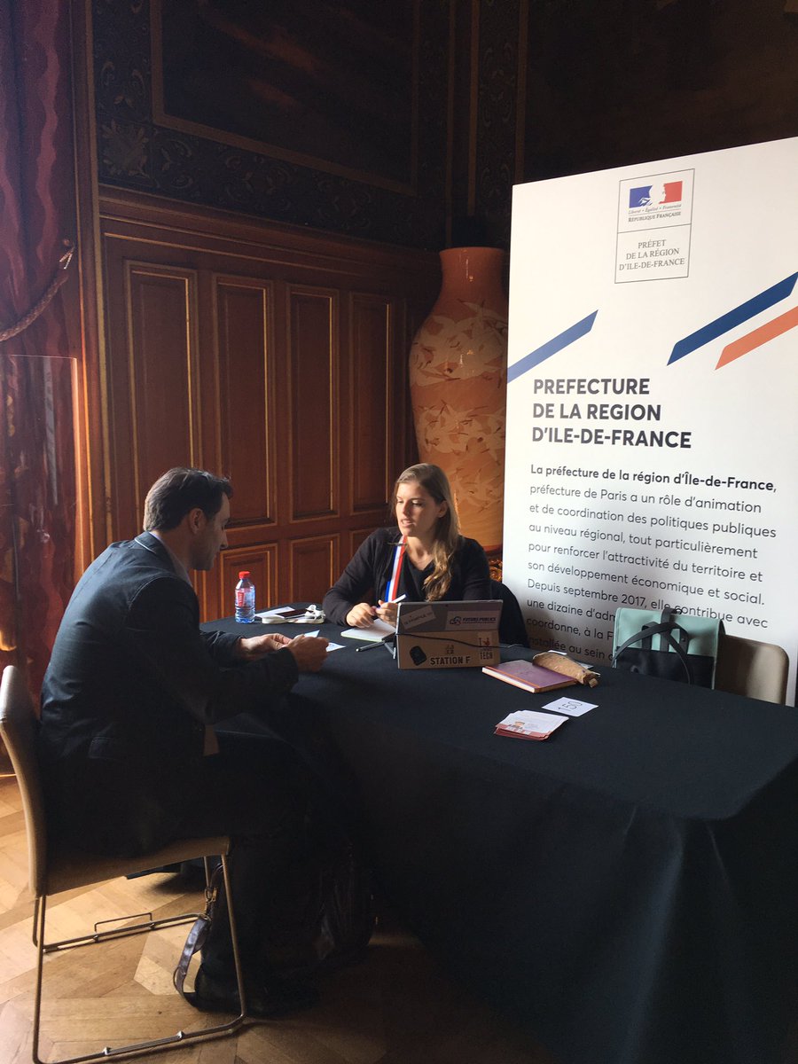 MarineBeck's tweet photo. En direct du #HackingParis, le plus grand rendez-vous de #startups de l’année ! On y fait découvrir notre #chatbot qui facilite les démarches administratives. Passez sur le stand de la @Prefet75_IDF pour venir le tester ! @Paris_and_Co https://t.co/y8xEXtHFKG