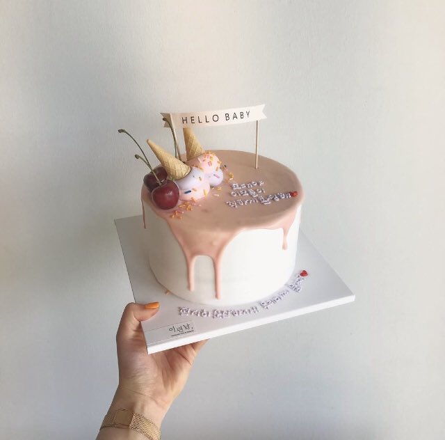 nannaaako's tweet photo. Kue ini sebagai tanda kasih sayang dari aku. Nggak usah ngambek, aku nggak bisa bujuk. Pusing. 

Satu hal yang harus kamu tau kalau, aku sayang kamu kicikku. Bahagia terus ya.

Salam sayang dari aku, Nannaaako, yang sedang baik.

💕💖💟💞💘💖💕💟💞💘💘💞💟💖💕💖💟💟💞💘 https://t.co/AloOwceDjN