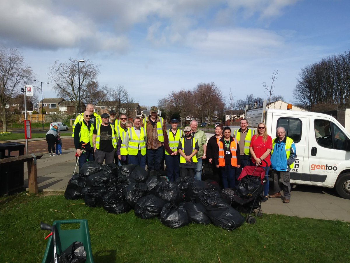 JoAvery_Gentoo's tweet photo. 43 black bags a suitcase &amp; a pram!! All collected by @gentoogroup Keep Washington Tidy, Clean &amp; Green, Rotary Club and Barmston Primary. Excellent result from partnership working https://t.co/dfXcSPfcnQ