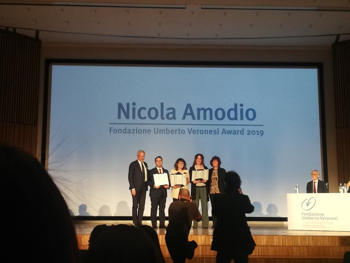 Nicola Amodio, Maria Apicella, Fabia Filipello e Raffaella Morini premiati da <a href="/Fondaz_Veronesi/">Fondazione Veronesi</a> per i risultati ottenuti nelle loro ricerche e pubblicati su importanti riviste scientifiche #progressodellescienze #cerimoniadeigrant2019