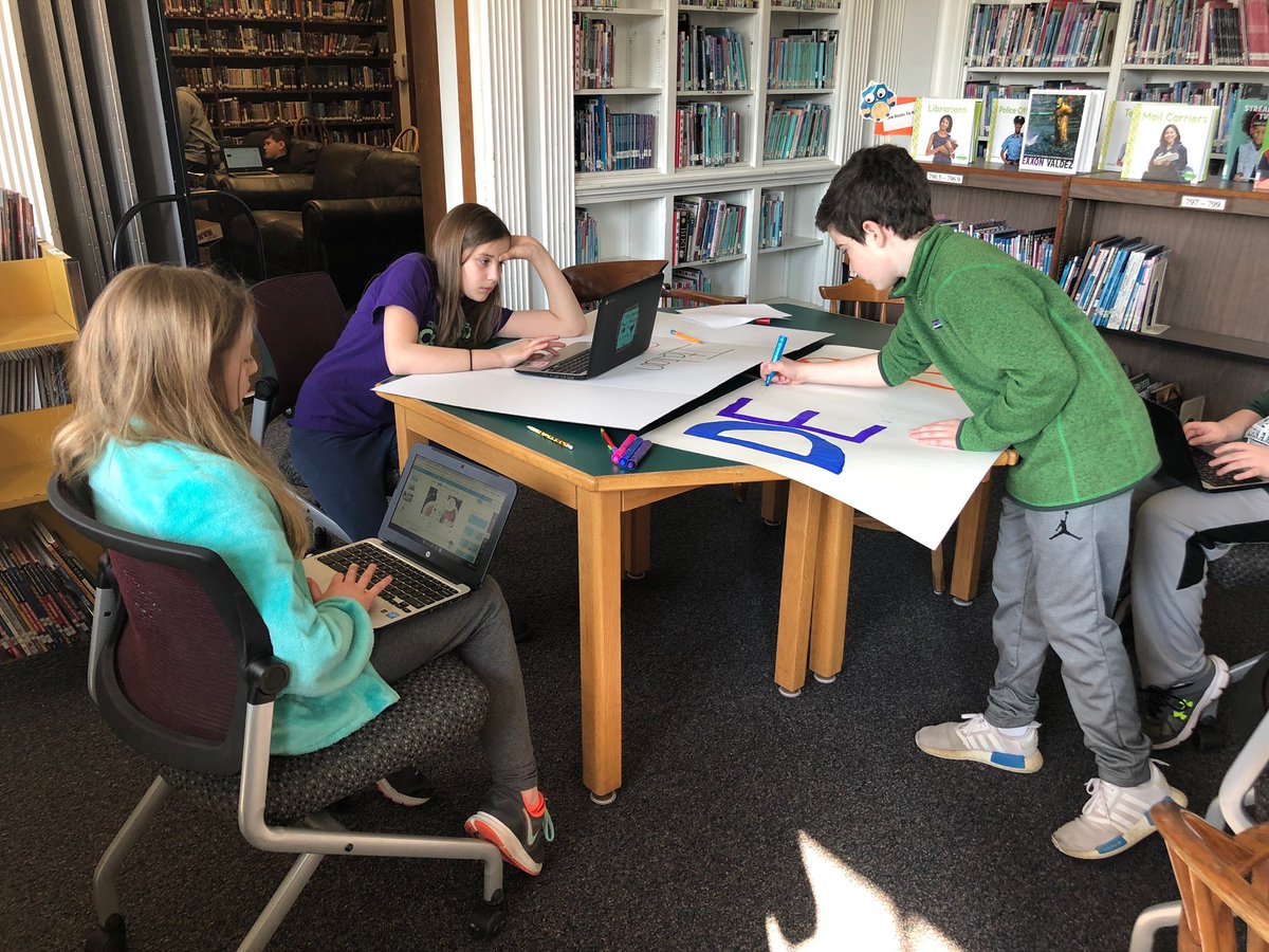 Dms5thgrade's tweet photo. 5th graders working on their world culture projects with Mrs. Carey! #celebratedifferences #jacksongrade5 #dmsgrade5 @SandyCarey19 https://t.co/wk25oBfPt8