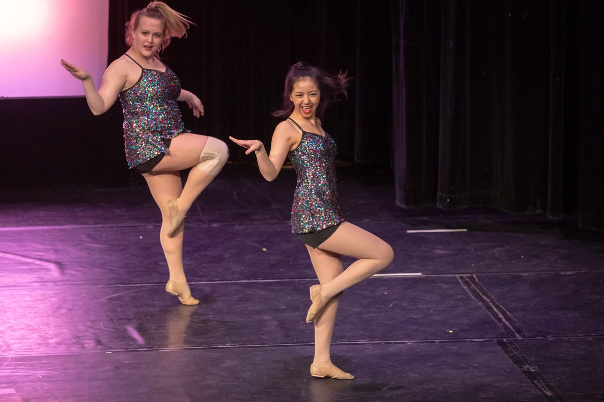 SHS_Orchesis's tweet photo. Happy Birthday Mia!! Thank you for ALWAYS having the biggest smile on stage!!! We hope you and Juliet come up with the best impromptu interpretive dance for your day 👯‍♀️😂😍👍 We love you!! #PrincessMia #Genovia #OrcheSisters https://t.co/NC7pASYaEP