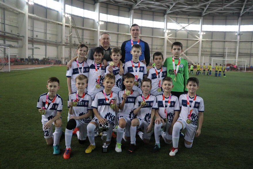 fckamaz's tweet photo. Поздравляем! Гордимся!💪🏼

ФК «КАМАЗ-2004» под руководством Евгения Займенцева и ФК «КАМАЗ-2009» под руководством Артура Сагдиева стали победителями зимнего Первенства РТ по футболу 2019 года среди юношей в своих возрастных группах.

#поздравьсвоих https://t.co/pzWYIzVMWH