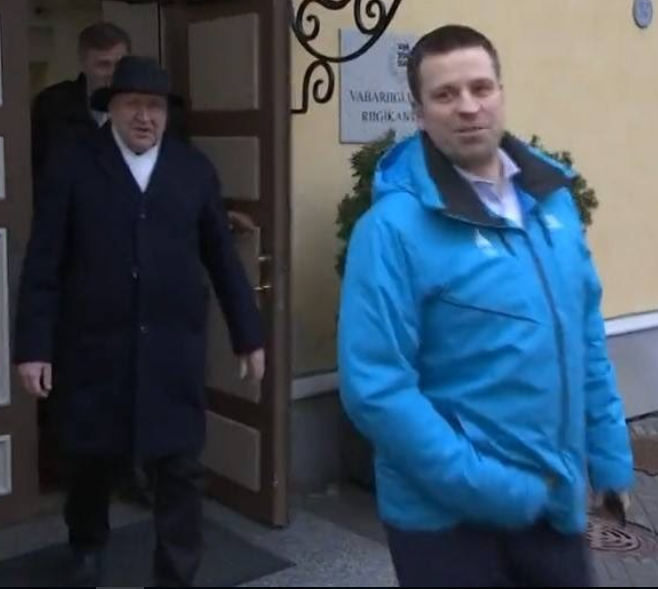 klasklaas's tweet photo. Jalgpallimaailmas võib sellise žesti eest mängukeelu saada (Ronaldo eelmise nädala juhtum)… https://t.co/PLq6GYXbXT