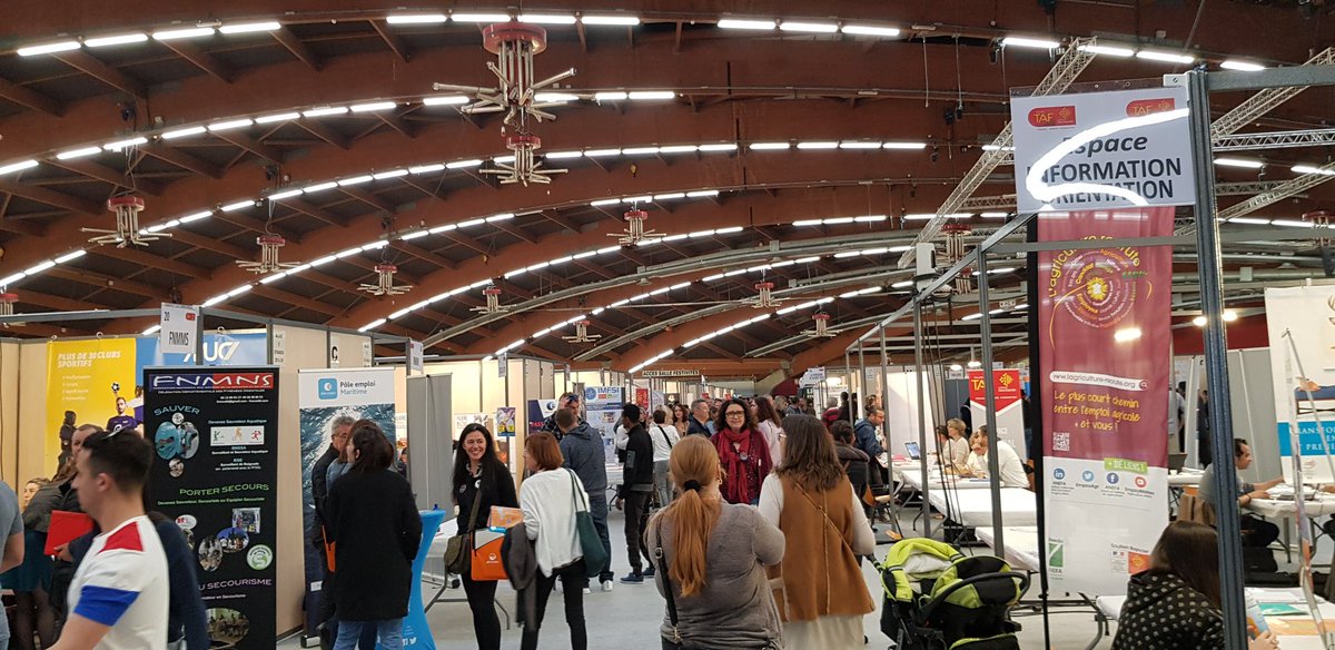 polemadigit's tweet photo. #forumTAF en ce moment a Perpignan. Belle affluence pour les chercheurs d emploi et les recruteurs. Espace digit@l @emploistore en place. https://t.co/TrcVNxgfyj