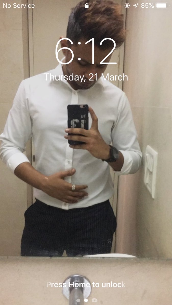 Young_Lord94's tweet image. I PAY FOR A SERVICE WHICH GIVES 'NO SERVICE' 😂😂😂 @VodafoneIN 
#worstserviceprovider