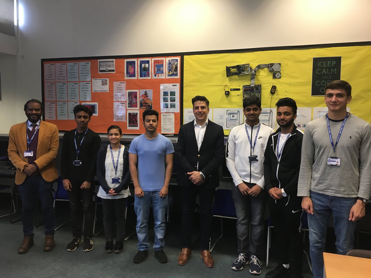 ErnestBevinAcad's tweet photo. Huge thank you to Pano, COO of @Pret who has been in college today talking to Sixth Formers and Year 11 as part of the @the_ttrust workshop. Pano is a @EbcPurpleTies who left 25 years ago. It is great to have you back and we hope we can sign you up to our alumni @FutureFirstOrg https://t.co/f3FU9h12t6